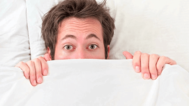 O home é tímido polo tamaño do pene